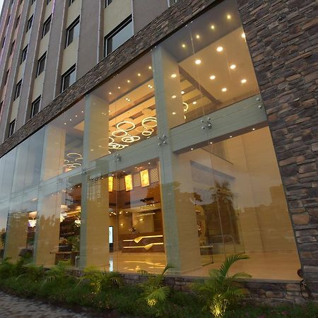 Hotel H - Sandhill Hotels Private Limited Ānand Dış mekan fotoğraf