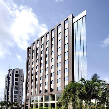 Hotel H - Sandhill Hotels Private Limited Ānand Dış mekan fotoğraf