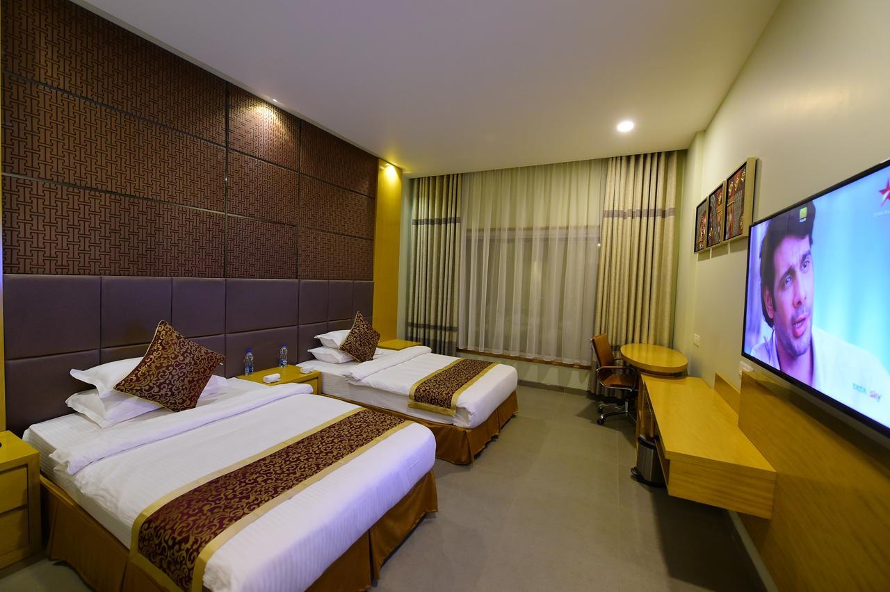 Hotel H - Sandhill Hotels Private Limited Ānand Dış mekan fotoğraf