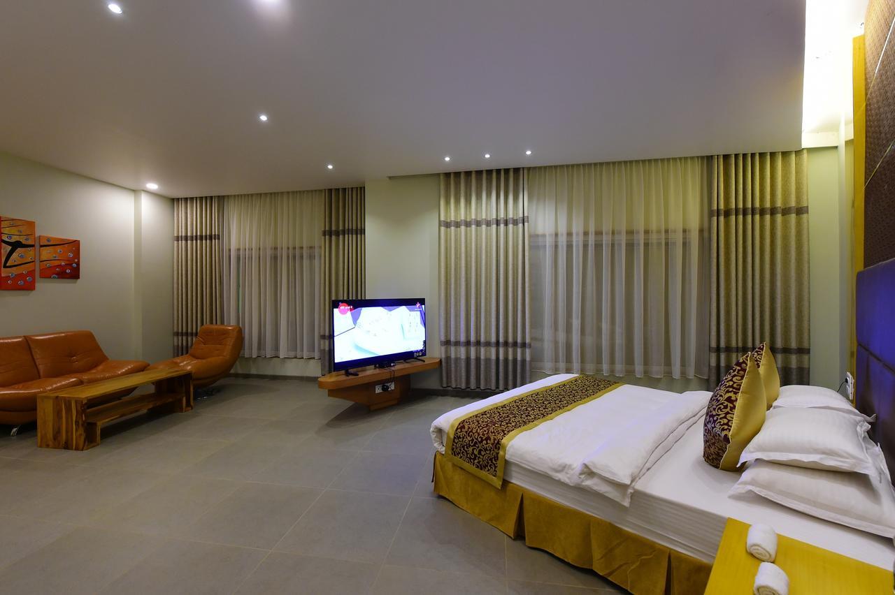 Hotel H - Sandhill Hotels Private Limited Ānand Dış mekan fotoğraf