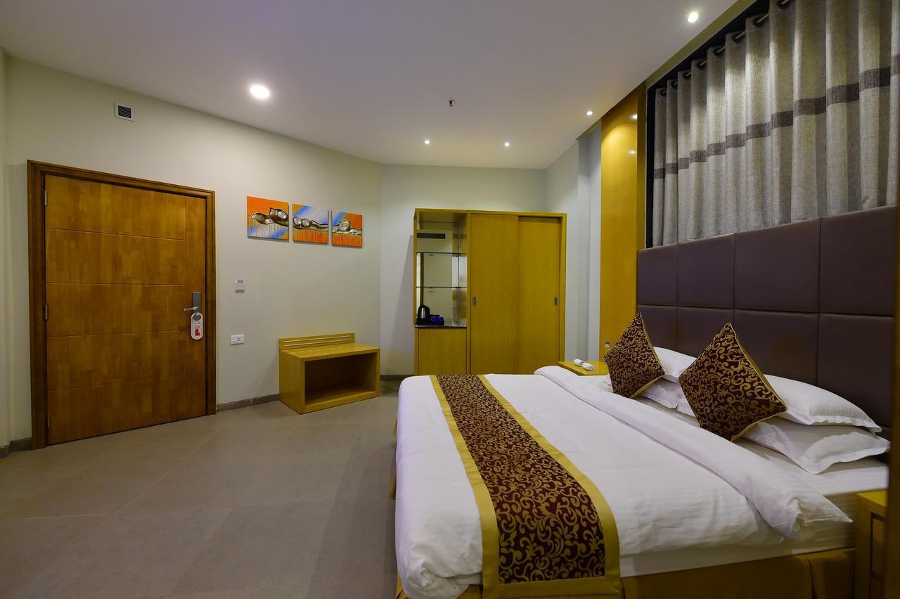 Hotel H - Sandhill Hotels Private Limited Ānand Dış mekan fotoğraf