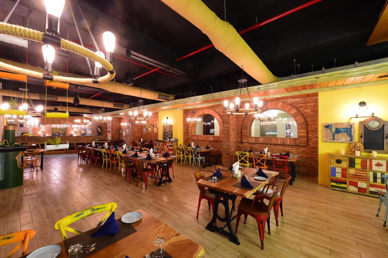 Hotel H - Sandhill Hotels Private Limited Ānand Dış mekan fotoğraf