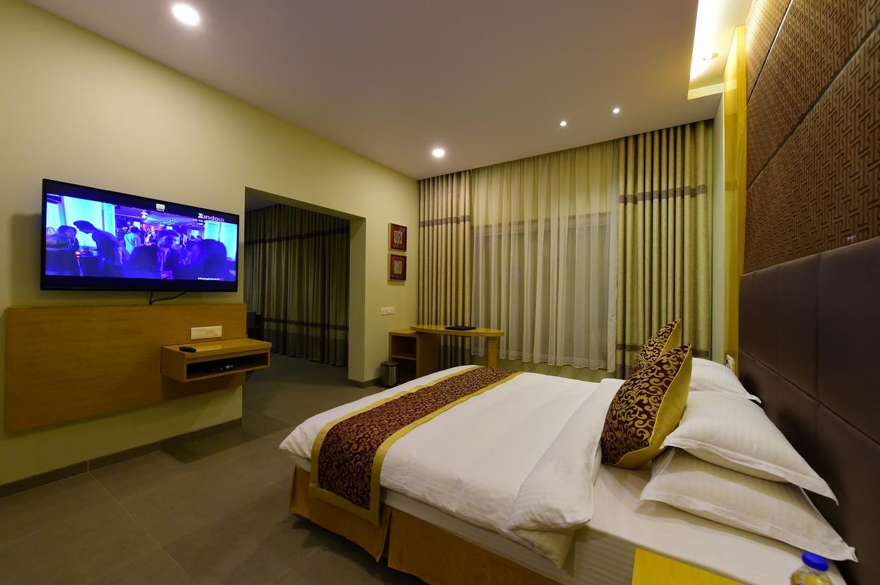 Hotel H - Sandhill Hotels Private Limited Ānand Dış mekan fotoğraf