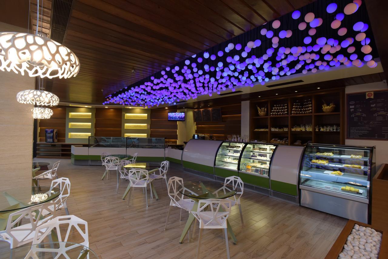 Hotel H - Sandhill Hotels Private Limited Ānand Dış mekan fotoğraf