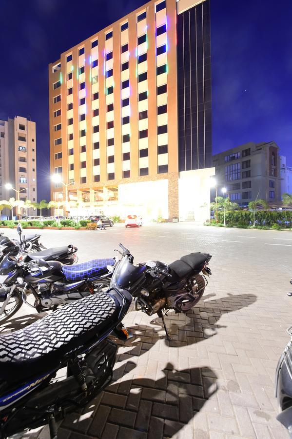 Hotel H - Sandhill Hotels Private Limited Ānand Dış mekan fotoğraf