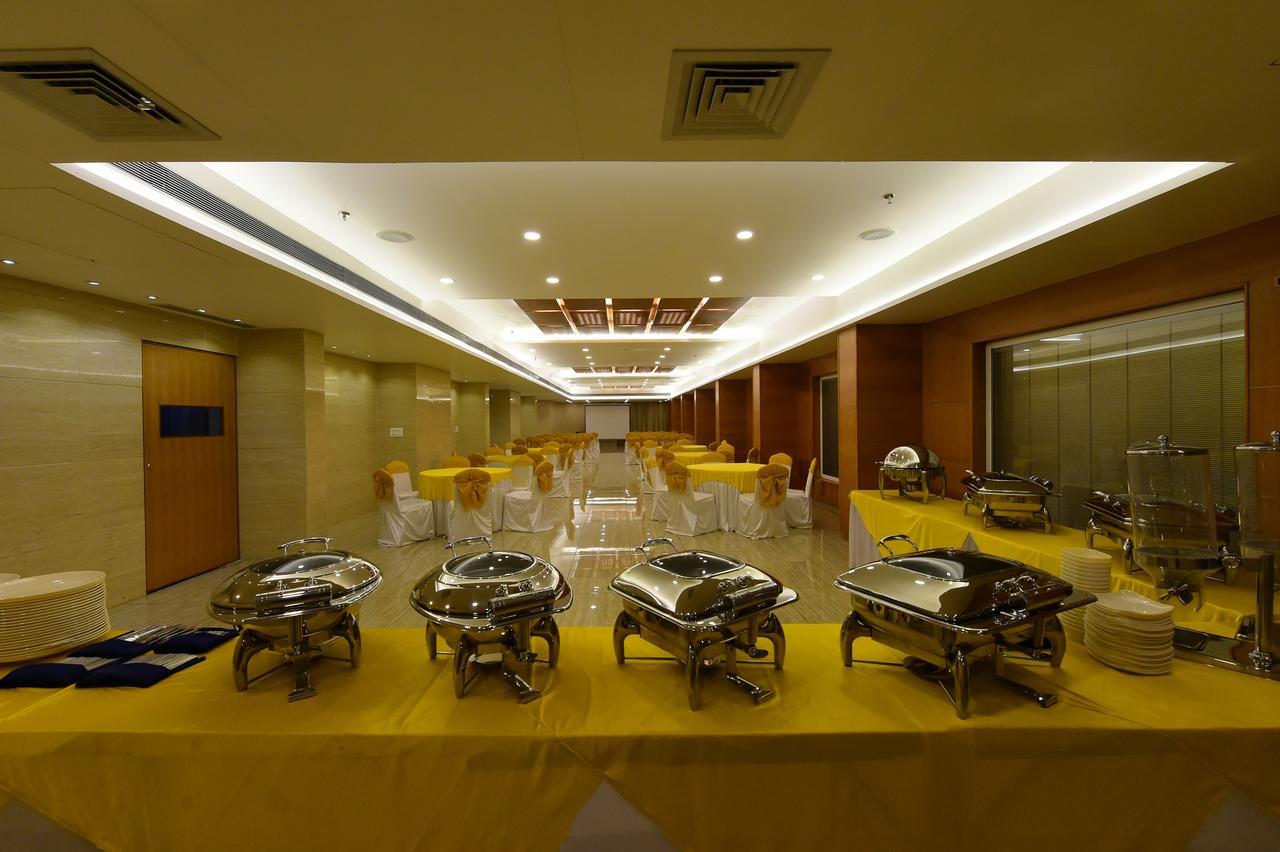 Hotel H - Sandhill Hotels Private Limited Ānand Dış mekan fotoğraf