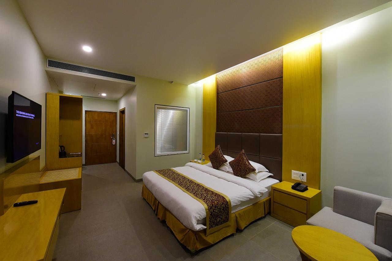 Hotel H - Sandhill Hotels Private Limited Ānand Dış mekan fotoğraf