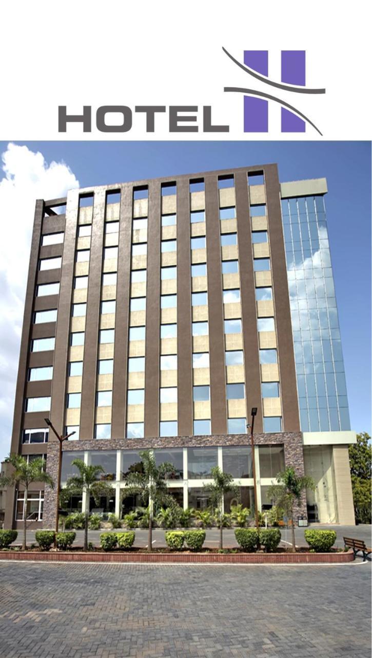 Hotel H - Sandhill Hotels Private Limited Ānand Dış mekan fotoğraf